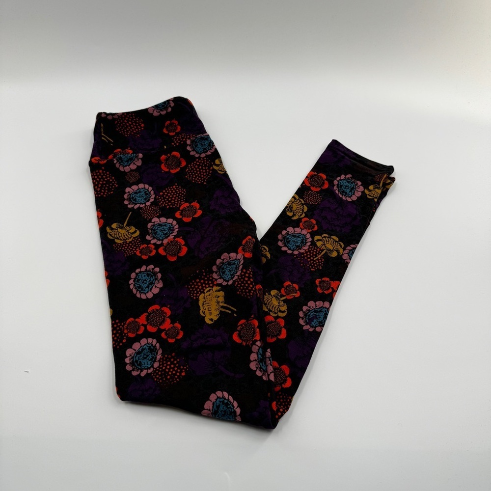 LuLaRoe One Size (OS) Leggings – Buttery Soft Stretchy Printed Leggings